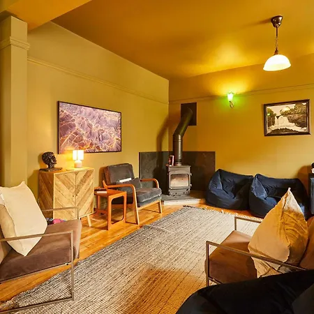 Host & - Mulgrave House * Hinderwell