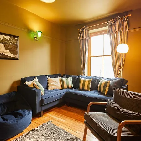Host & - Mulgrave House