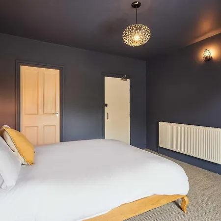 Host & - Mulgrave House * Hinderwell